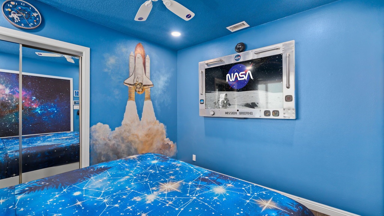 Photo of Bedroom in Anaheim Resort