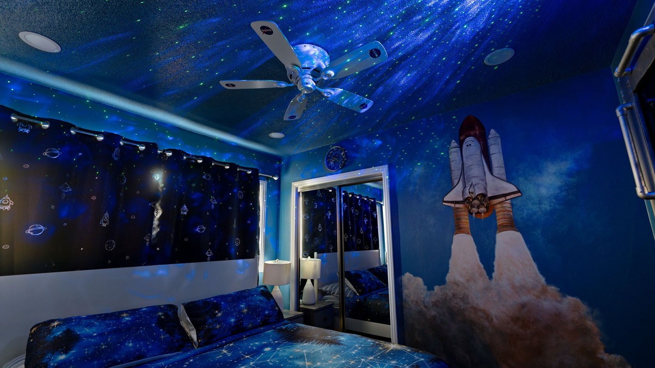 Photo of Bedroom in Anaheim Resort