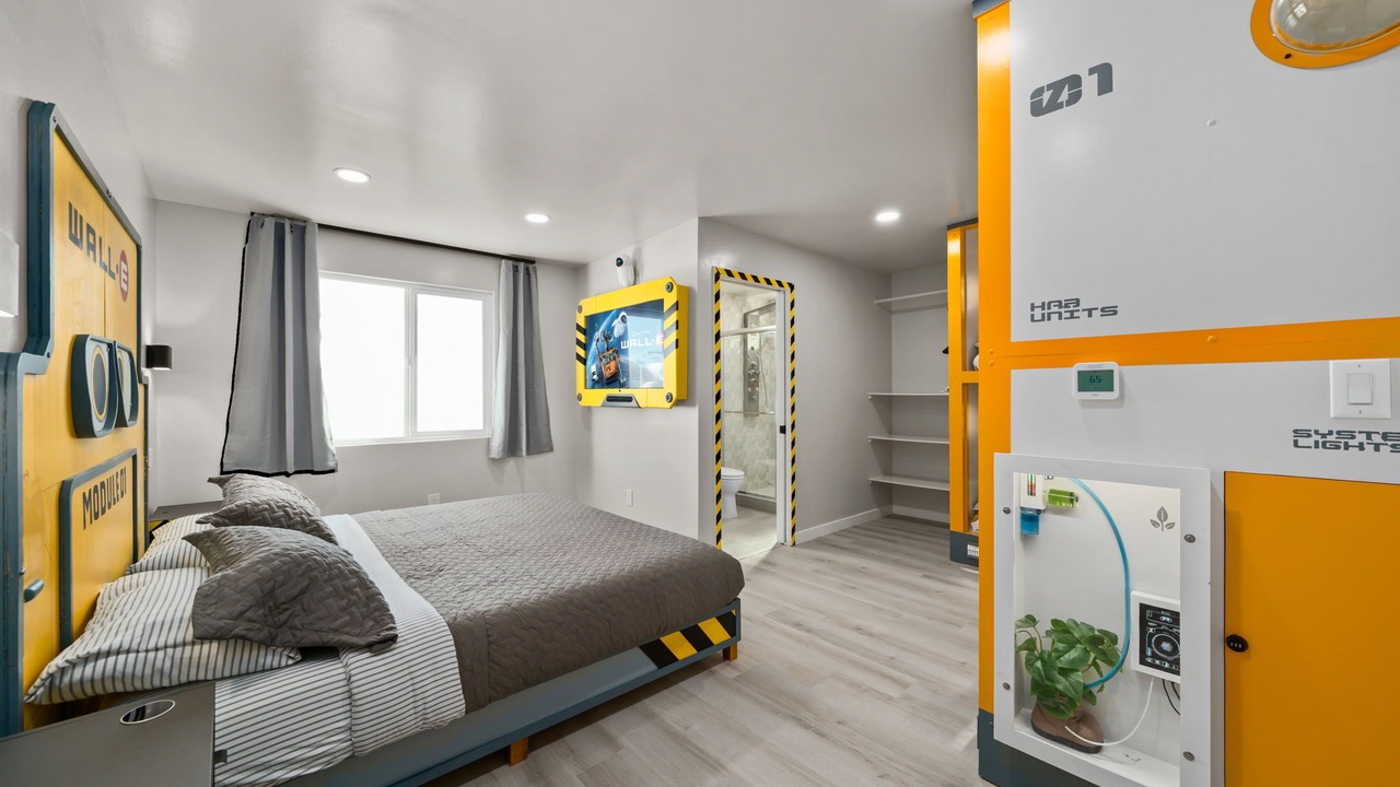 Photo of Bedroom in Anaheim Resort