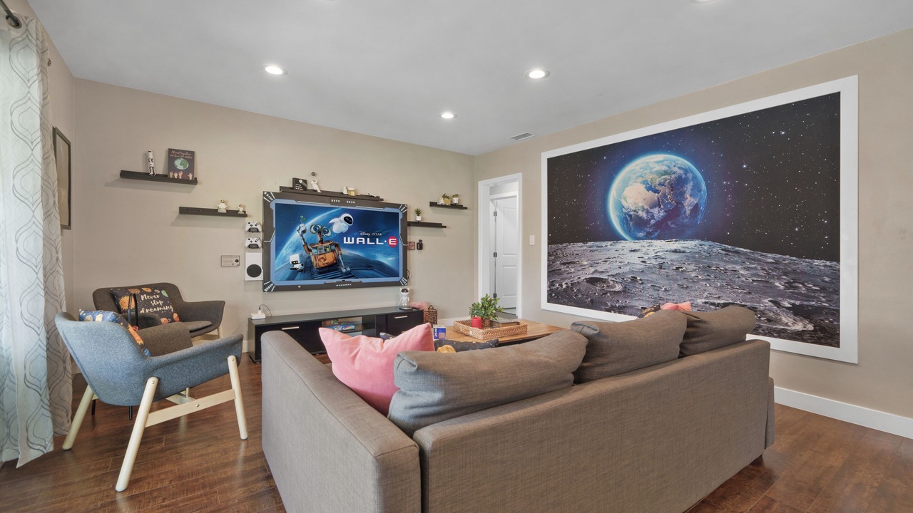 Photo of Livingroom in Anaheim Resort