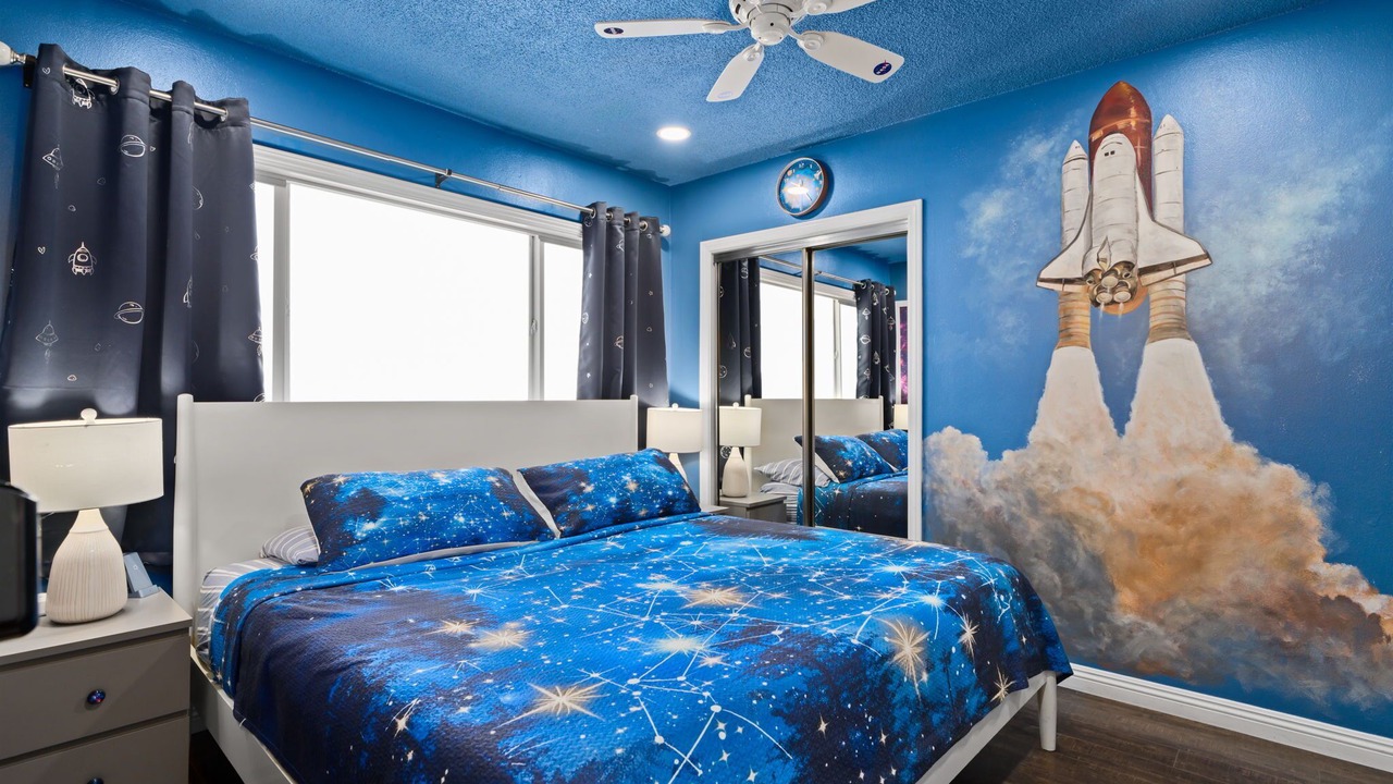 Photo of Bedroom in Anaheim Resort