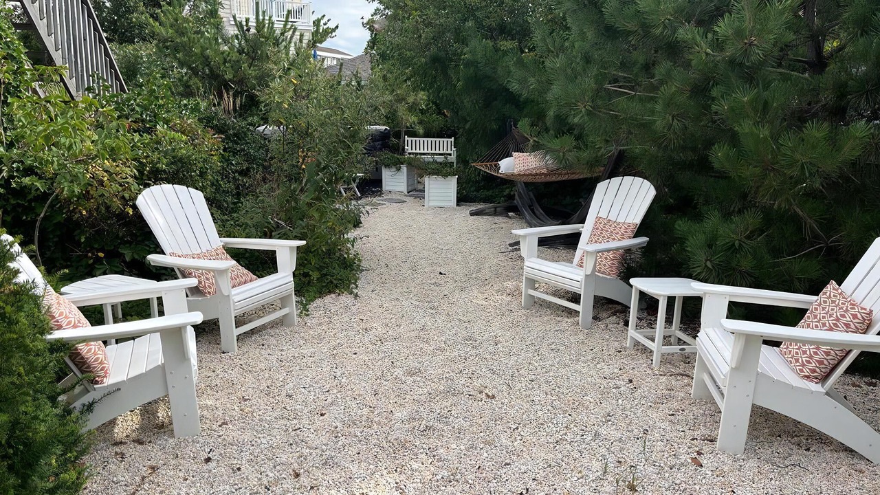 Photo of Others in Loveladies