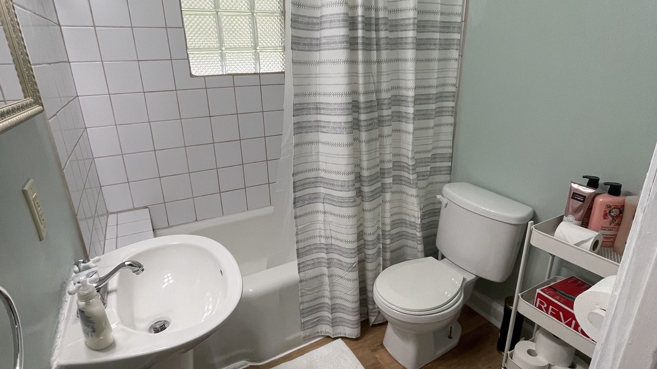 Photo of Bathroom in Bowling Green