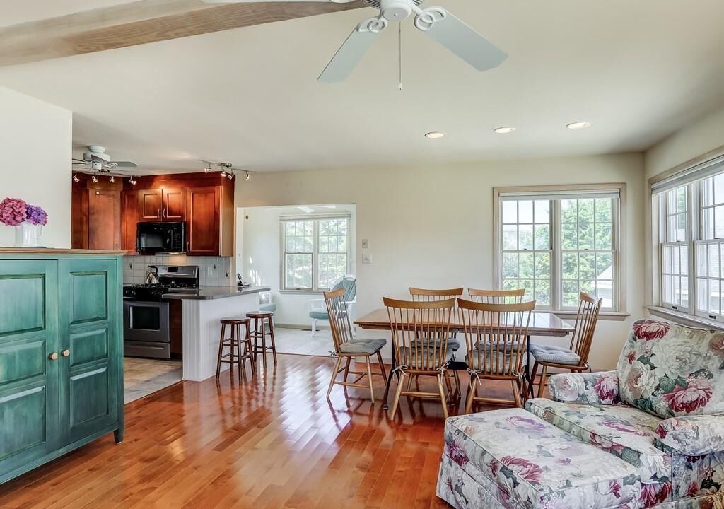Photo of Livingroom in North Beach
