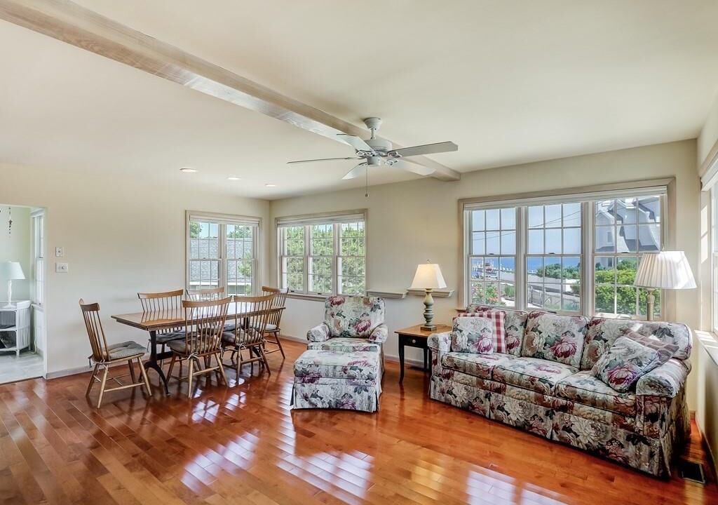 Photo of Livingroom in North Beach