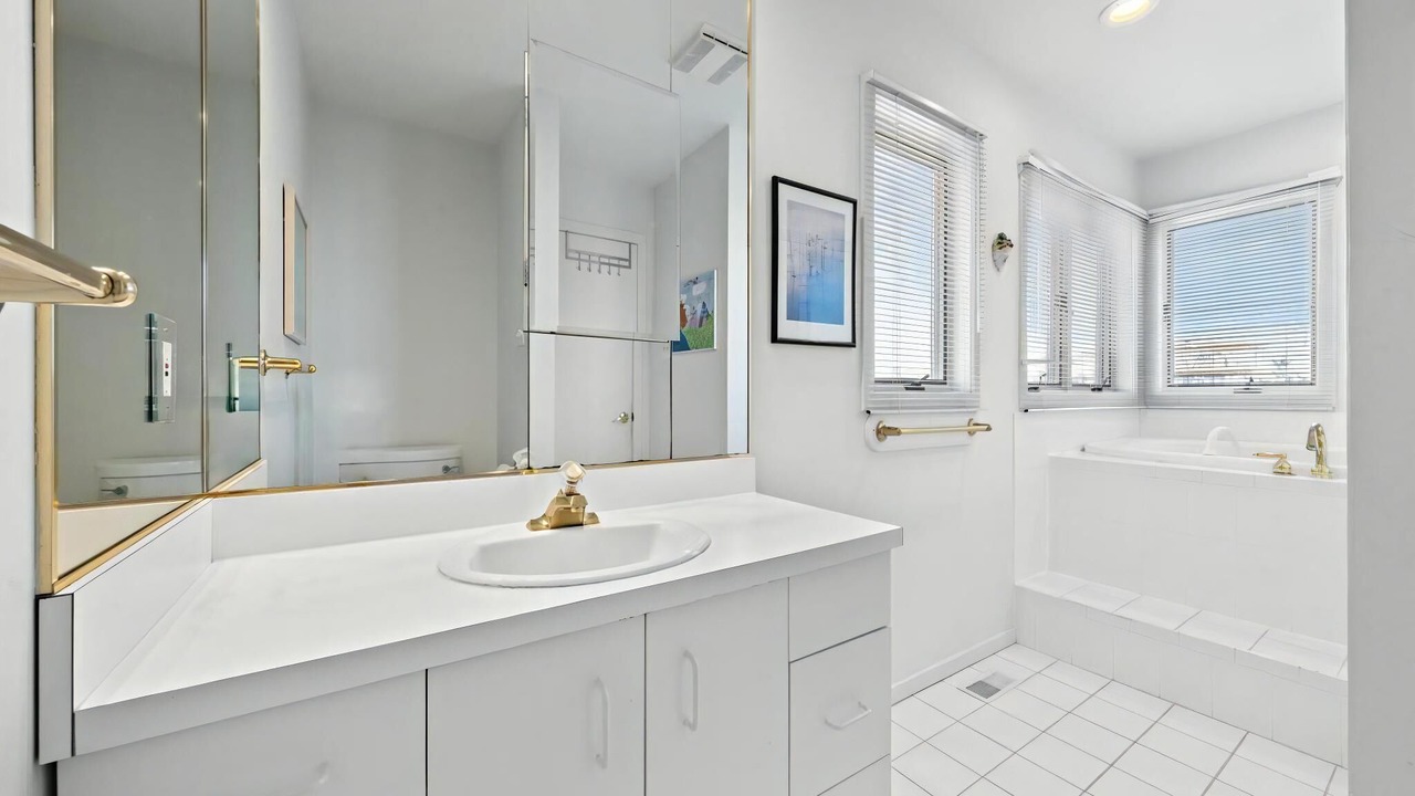 Photo of Others in Loveladies