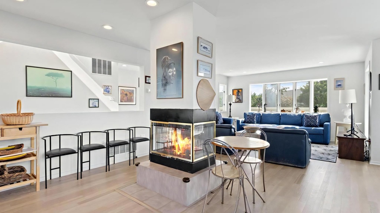 Photo of Others in Loveladies