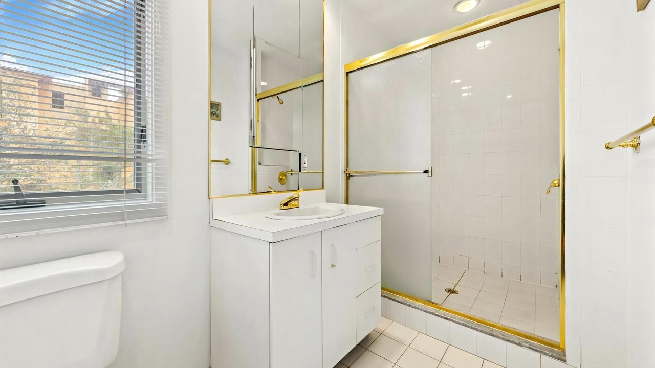 Photo of Others in Loveladies