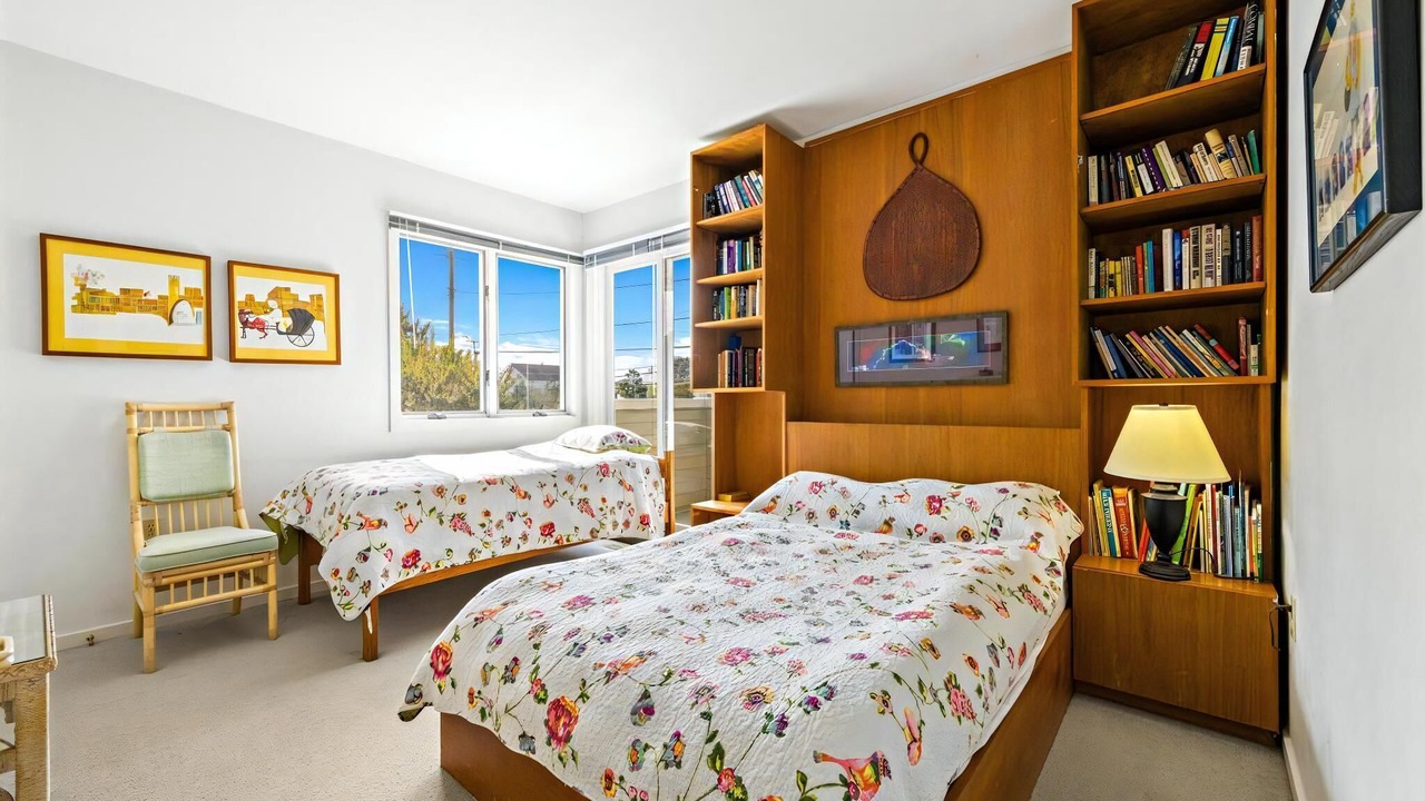 Photo of Others in Loveladies