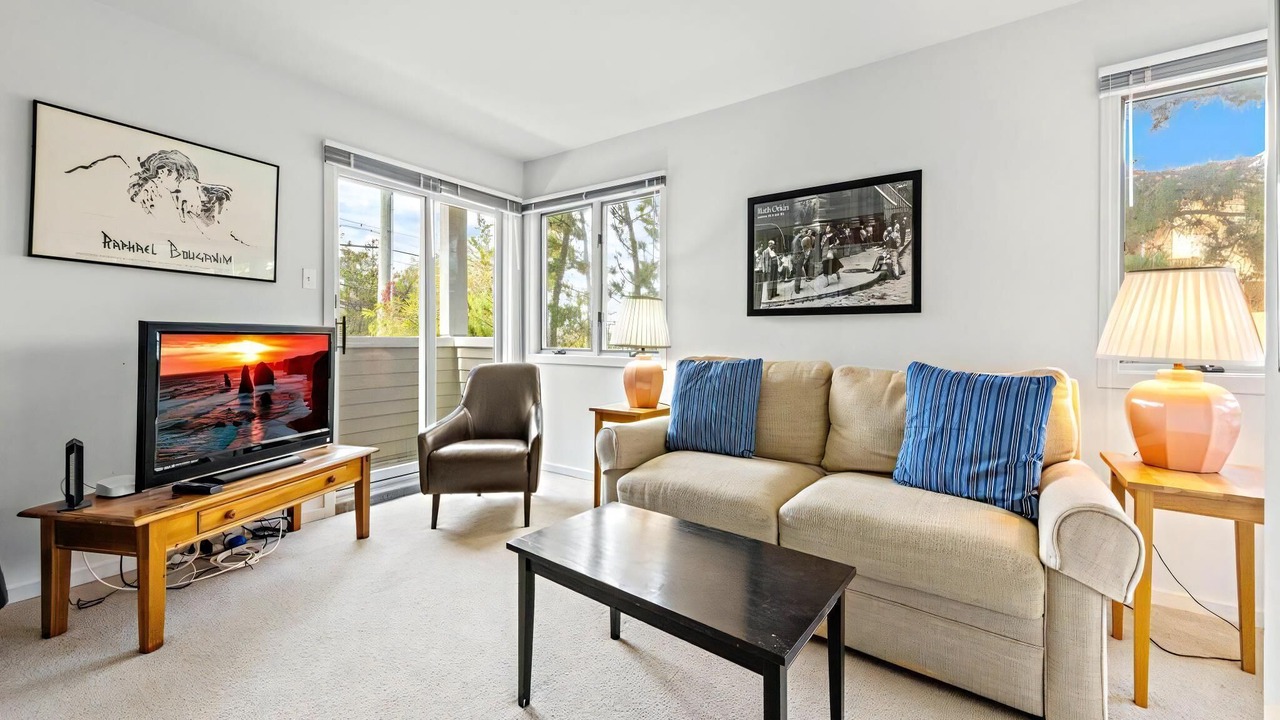 Photo of Others in Loveladies