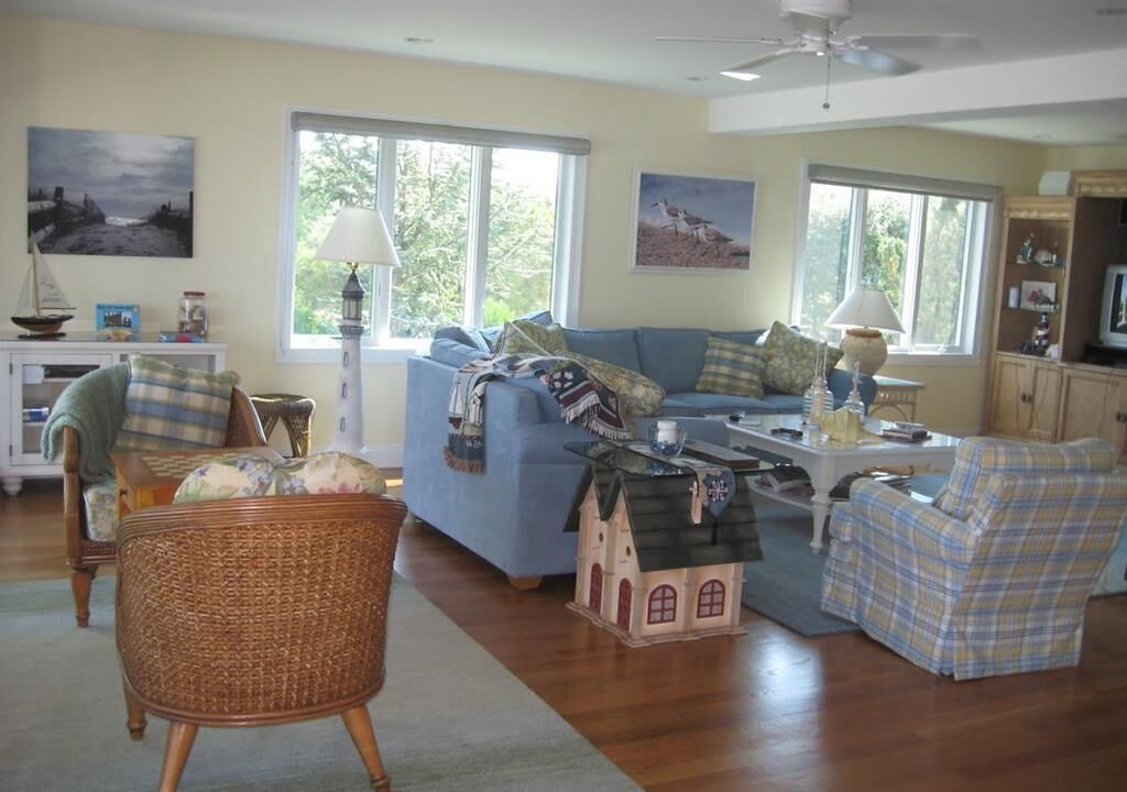 Photo of Others in Loveladies