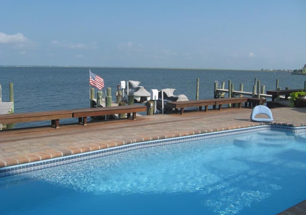 Photo of Others in Loveladies