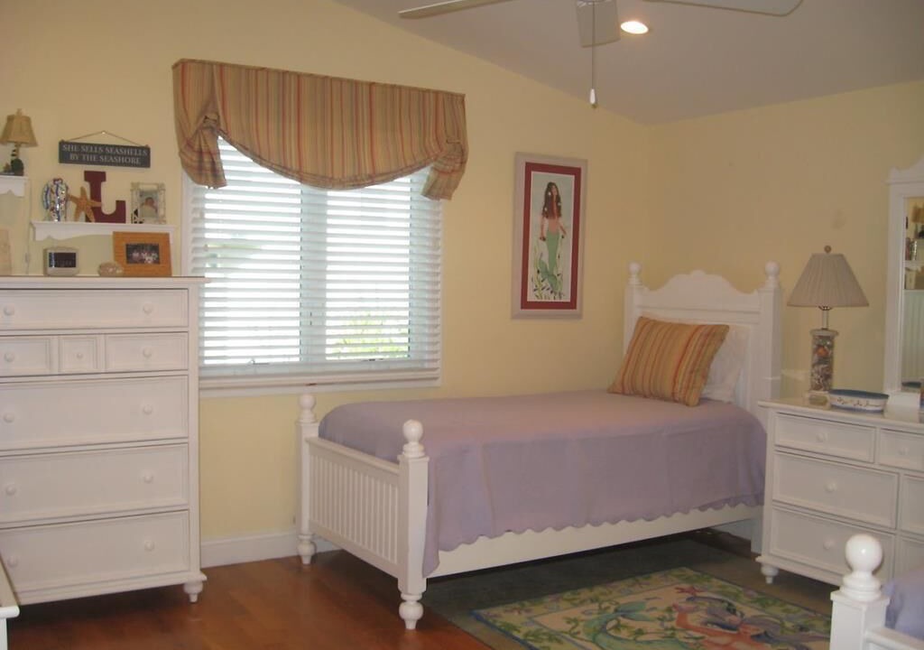 Photo of Others in Loveladies