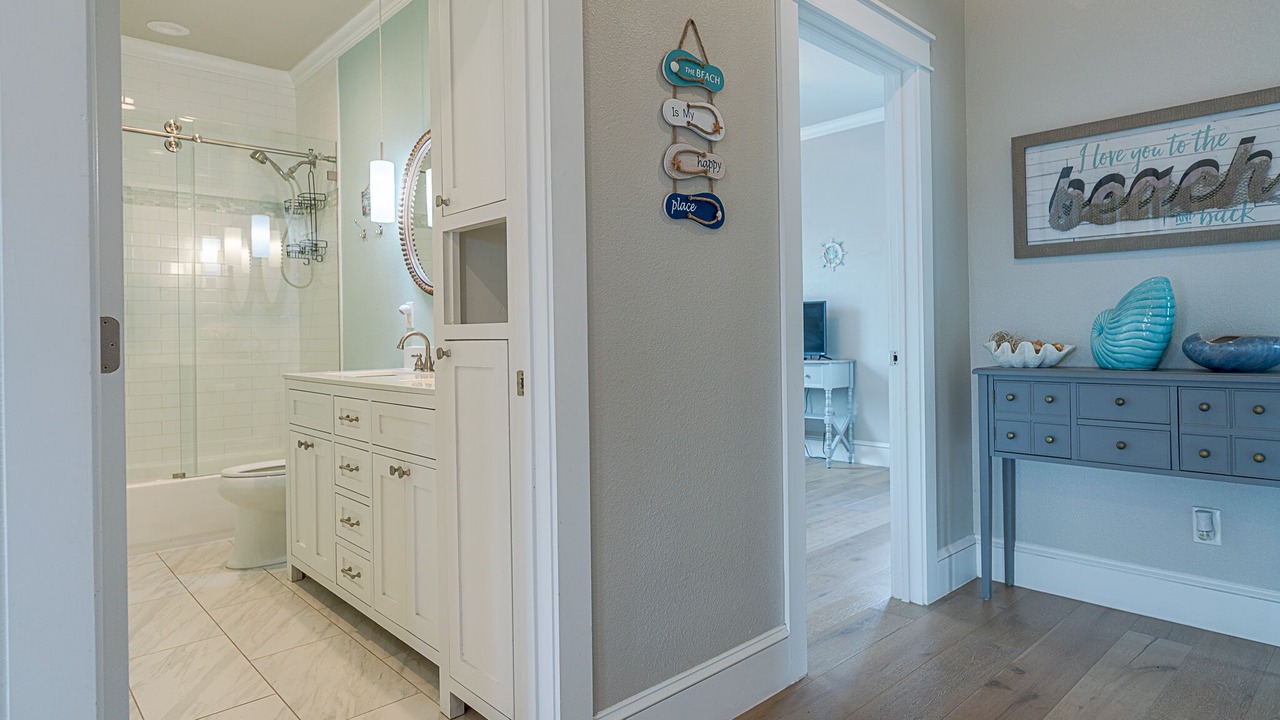Photo of Bathroom in Pirates Beach West