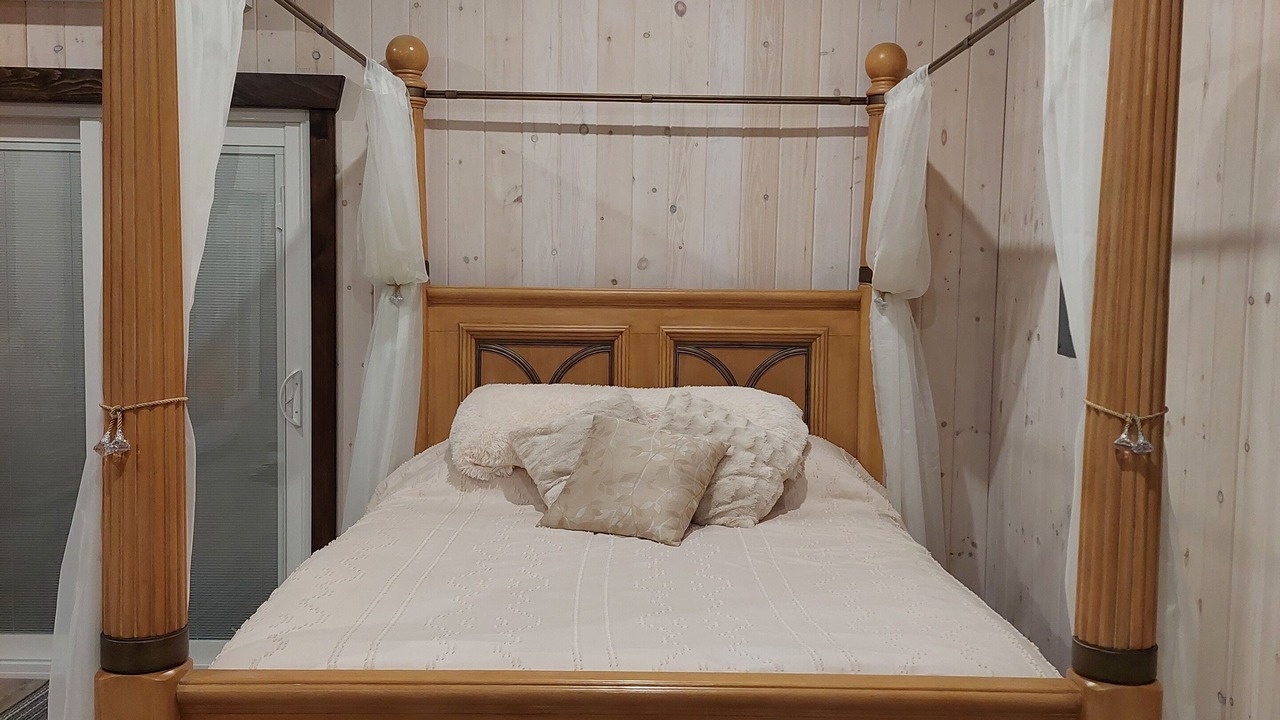 Photo of Bedroom in Pointe aux Roches
