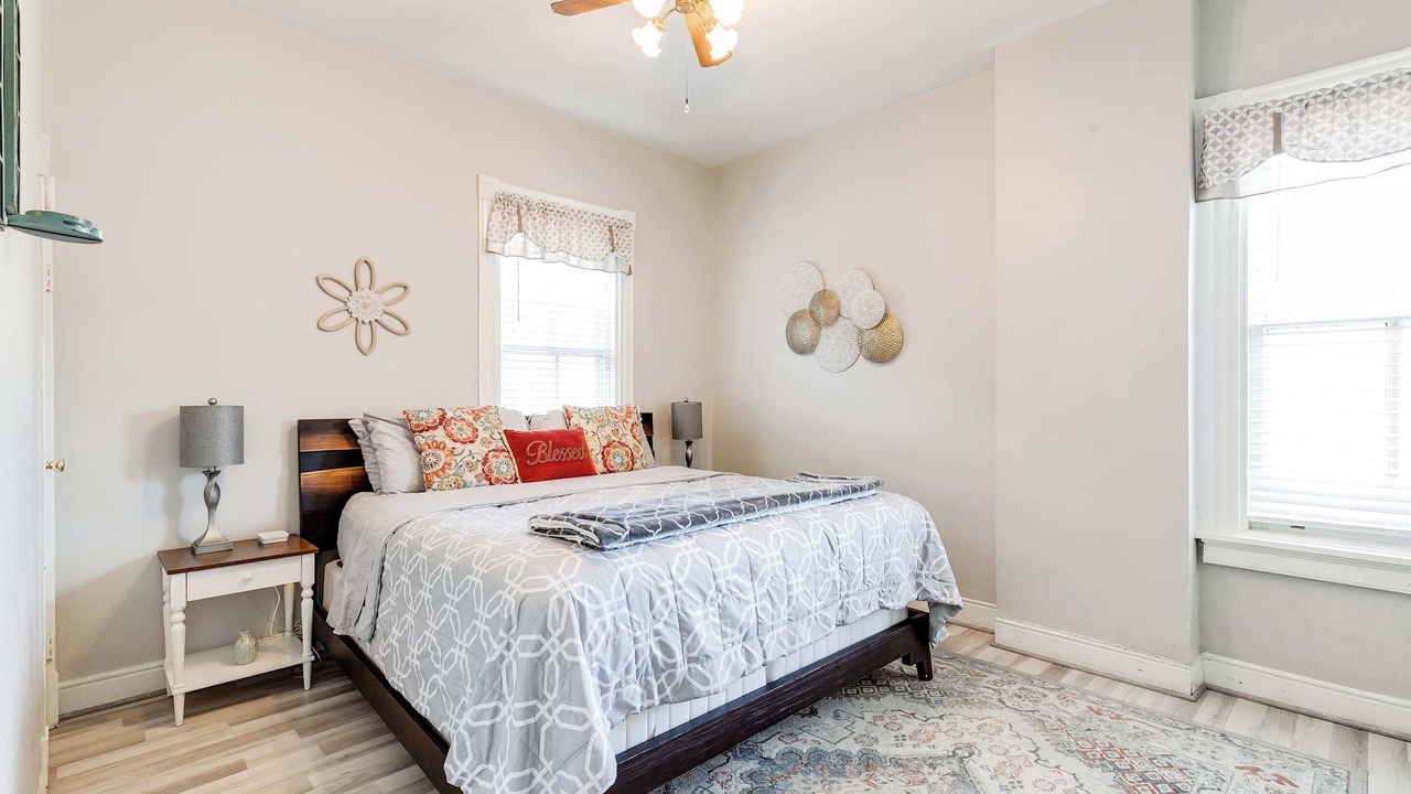 Photo of Bedroom in Fan District