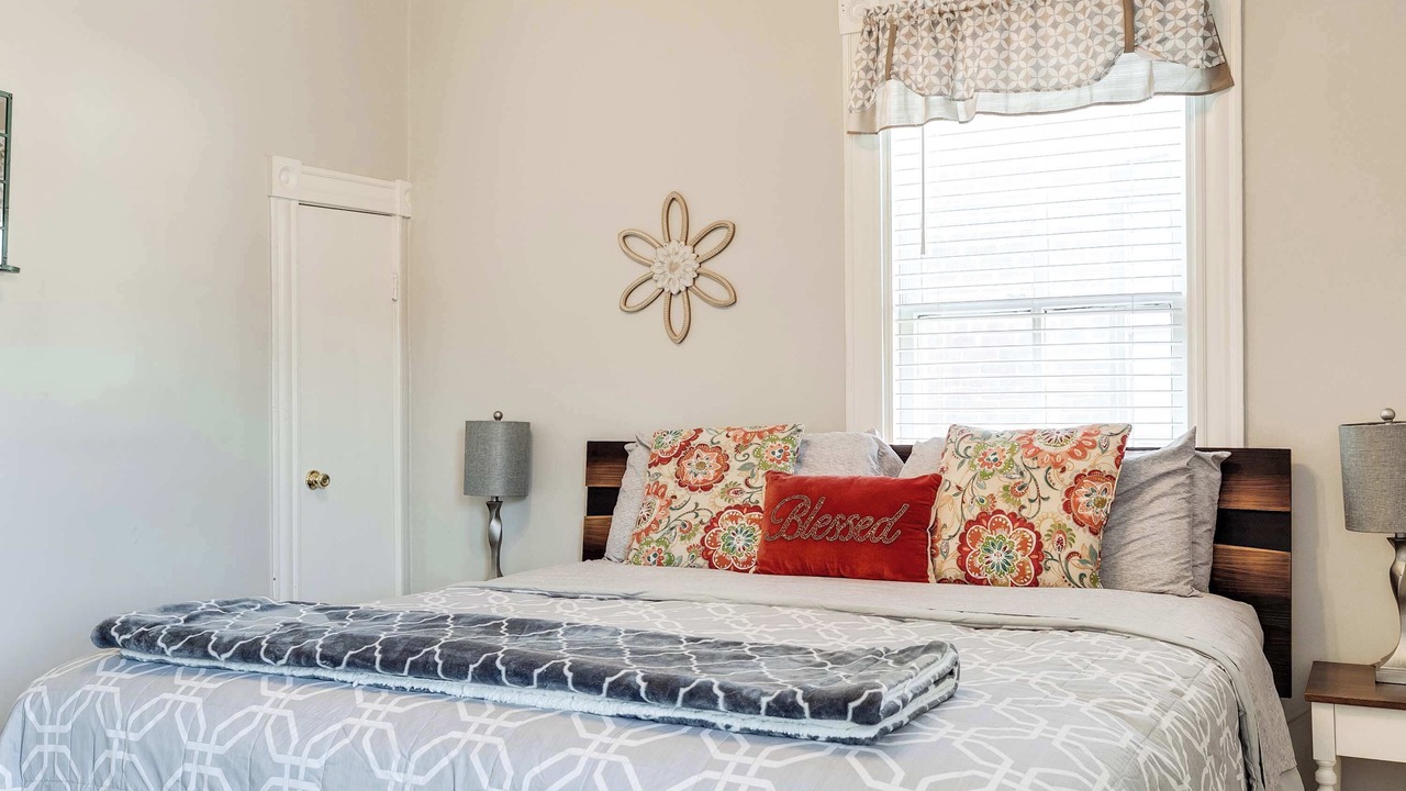 Photo of Bedroom in Fan District
