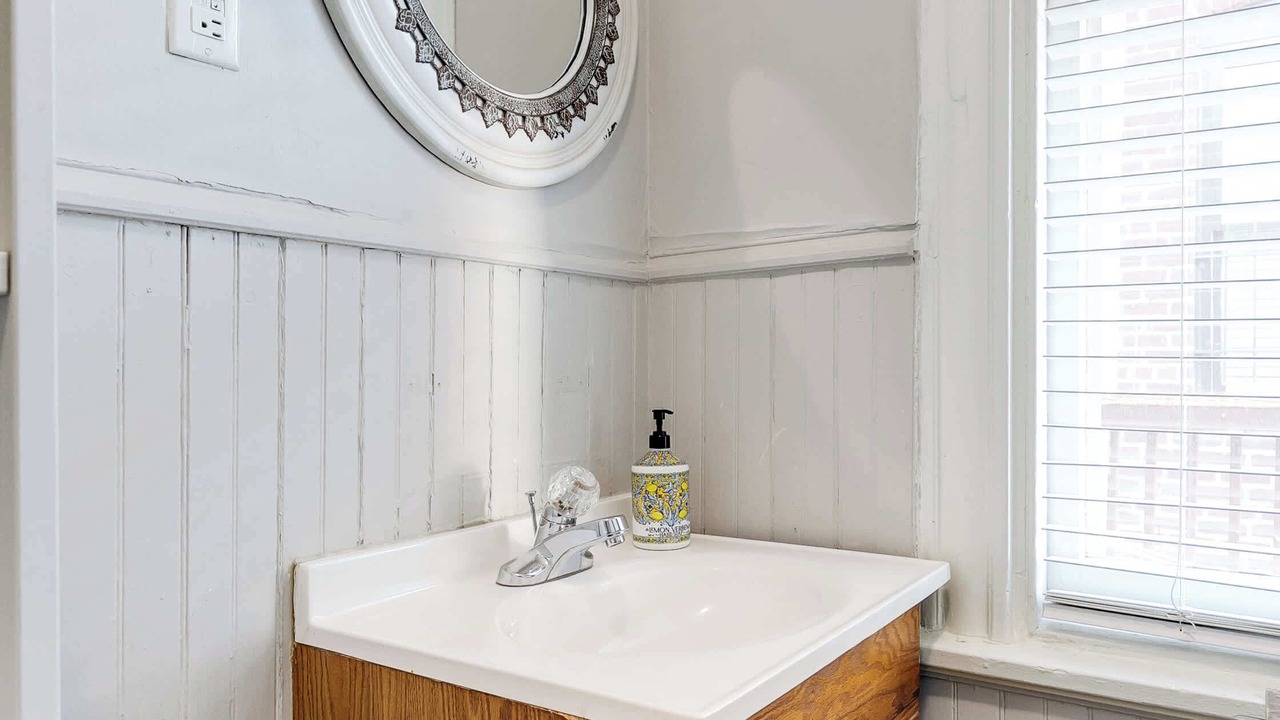 Photo of Bathroom in Fan District