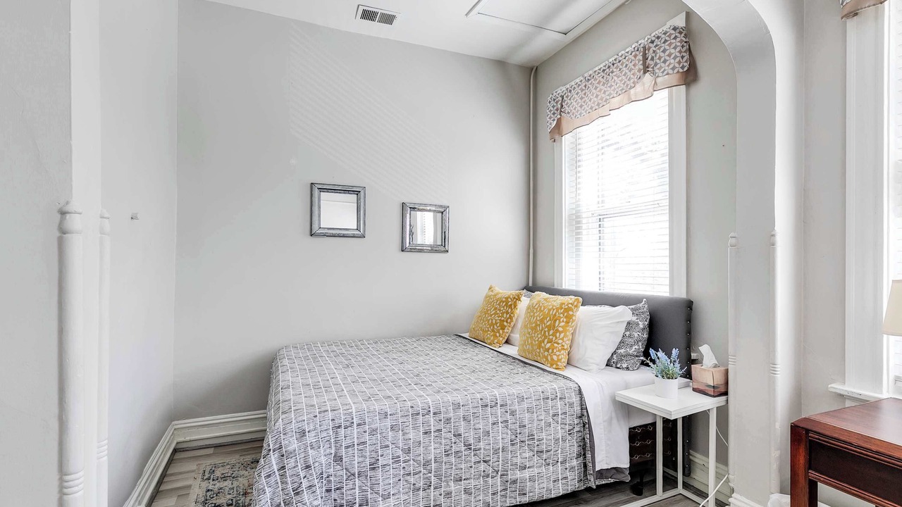 Photo of Bedroom in Fan District