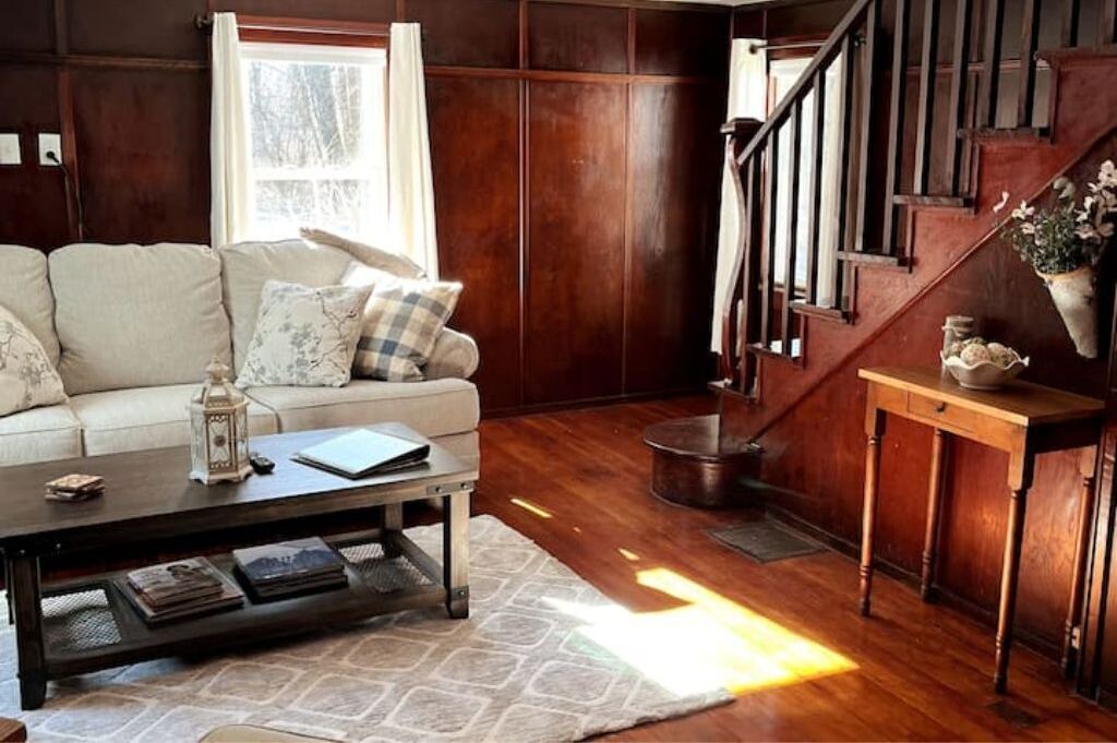 Photo of Livingroom in Ashley Falls