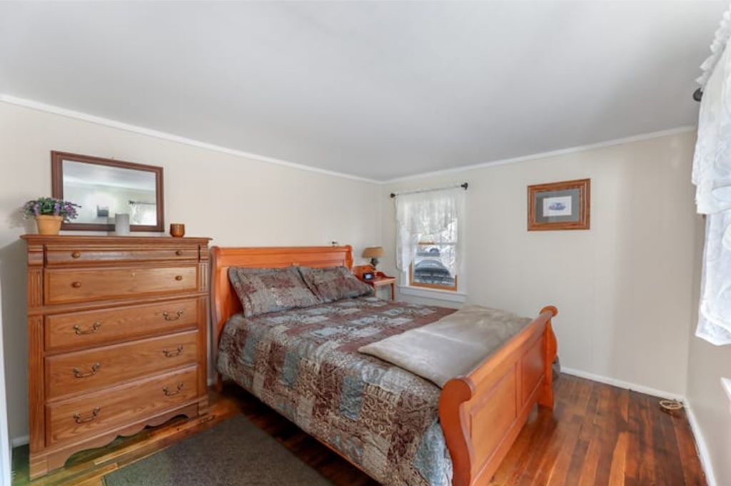 Photo of Bedroom in Ashley Falls