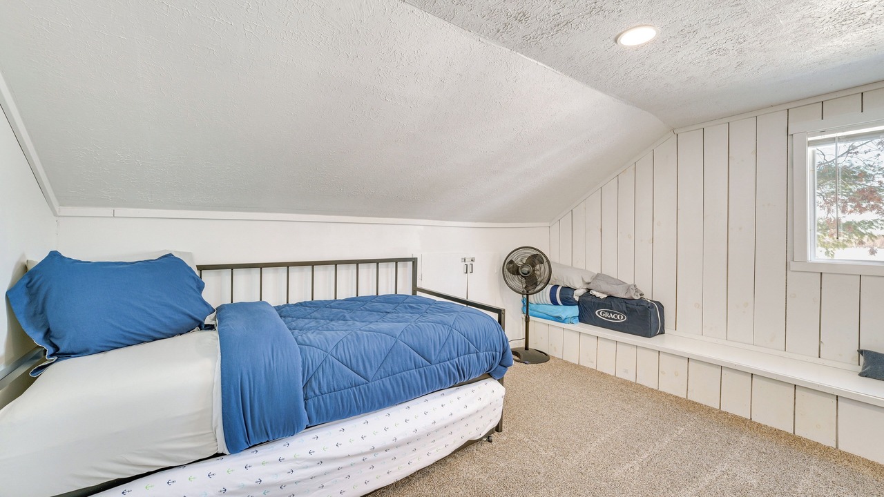 Photo of Bedroom in Long Lake
