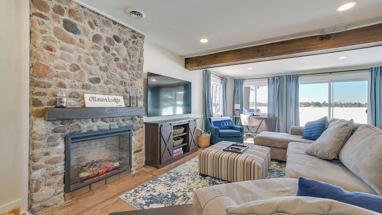 Photo of Livingroom in Long Lake