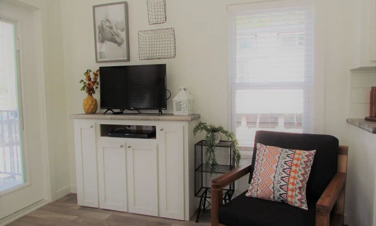 Photo of Livingroom in Warren