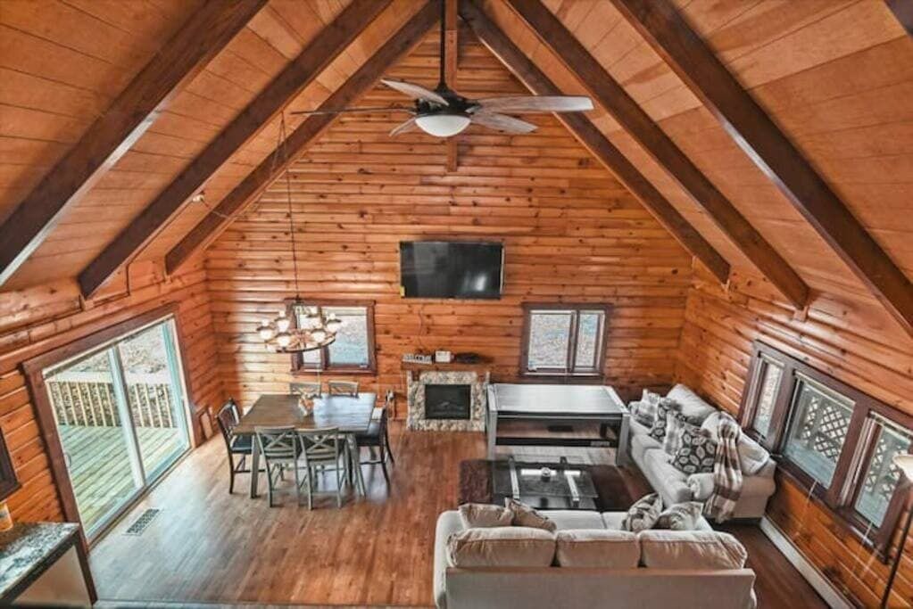 Photo of Livingroom in Tobyhanna