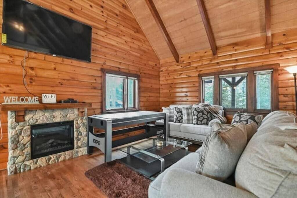 Photo of Livingroom in Tobyhanna