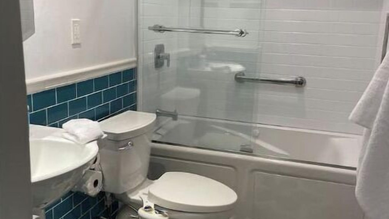Photo of Bathroom in Ualapue