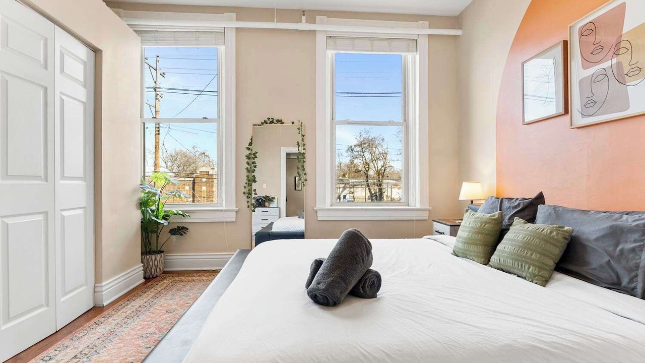 Photo of Bedroom in Shelby Park