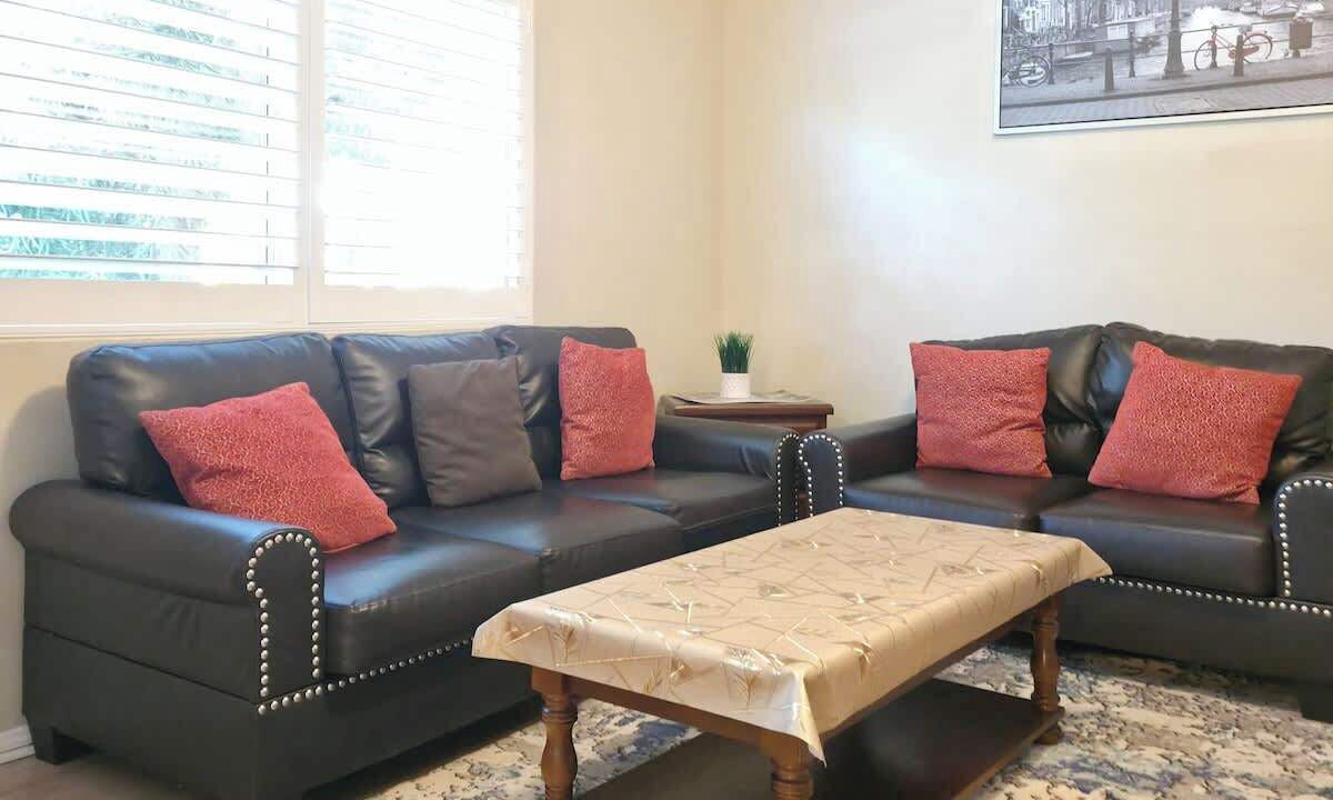 Photo of Livingroom in Mid-Wilshire