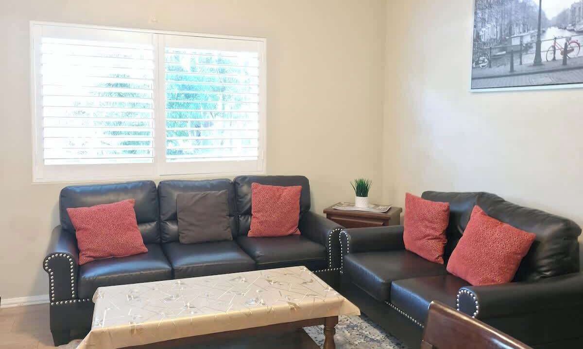 Photo of Livingroom in Mid-Wilshire