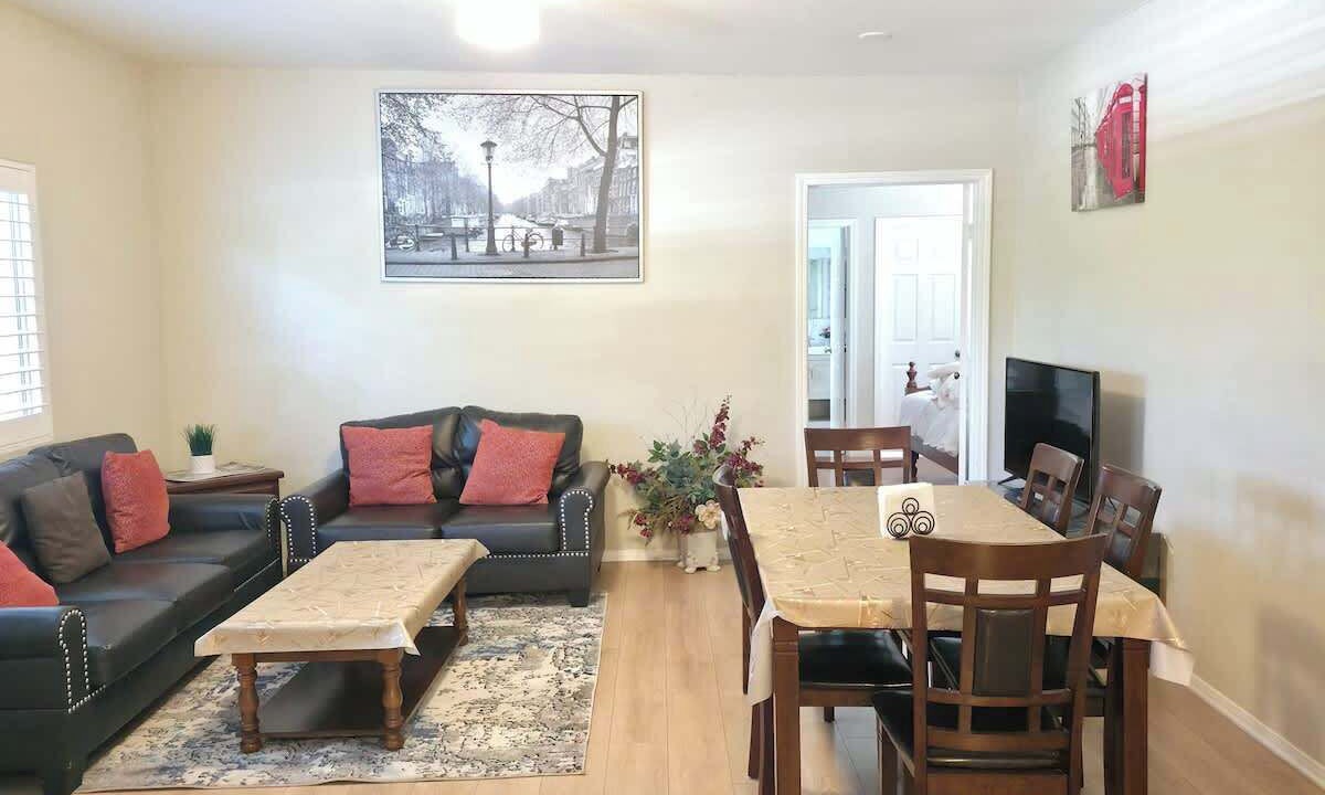 Photo of Livingroom in Mid-Wilshire