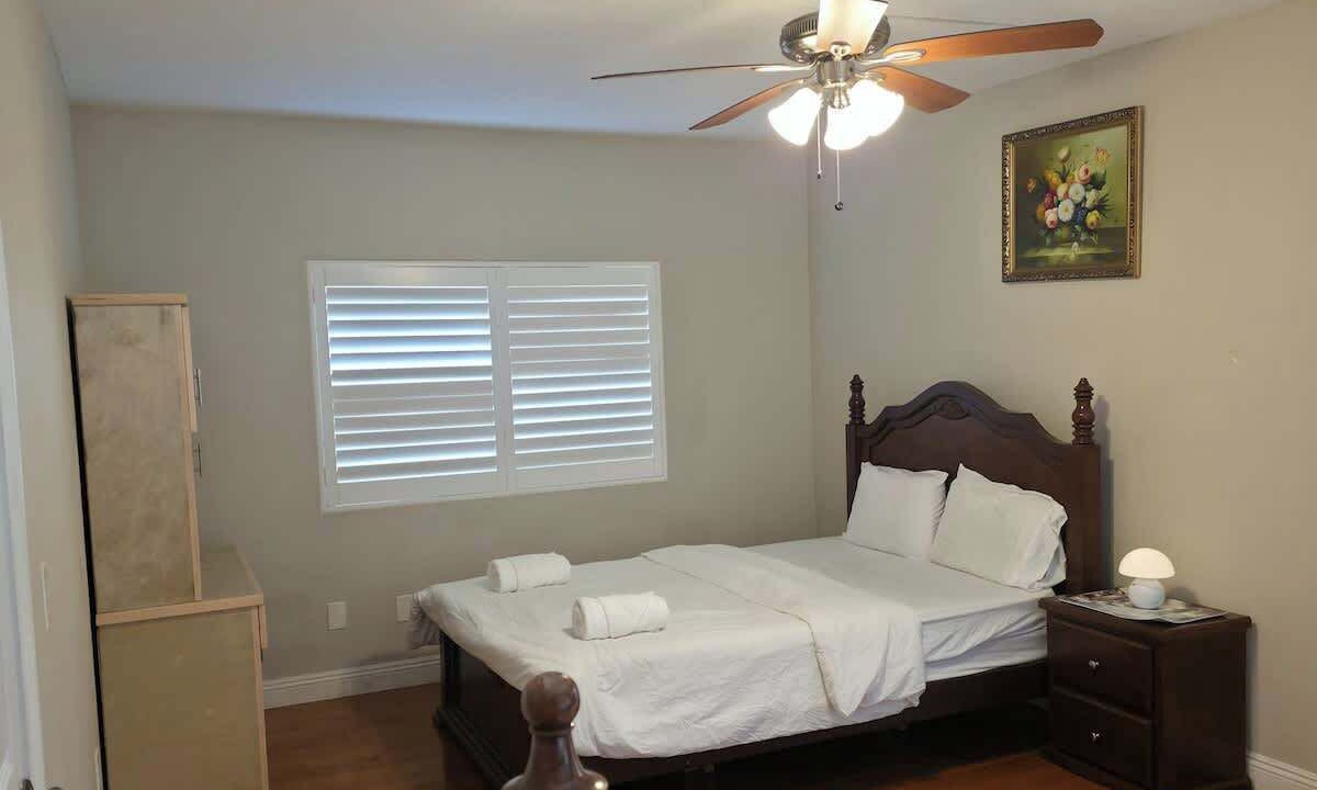 Photo of Bedroom in Mid-Wilshire
