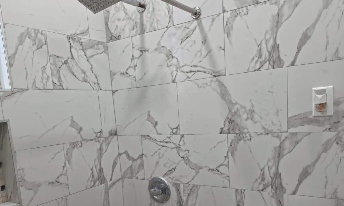 Photo of Bathroom in Mid-Wilshire