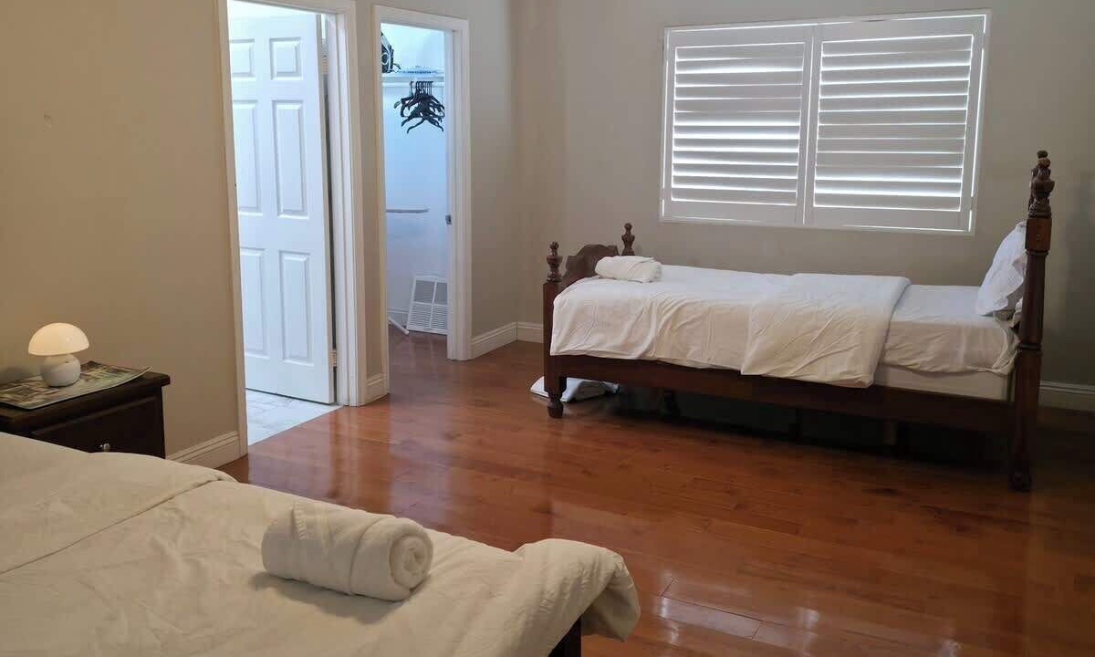 Photo of Bedroom in Mid-Wilshire