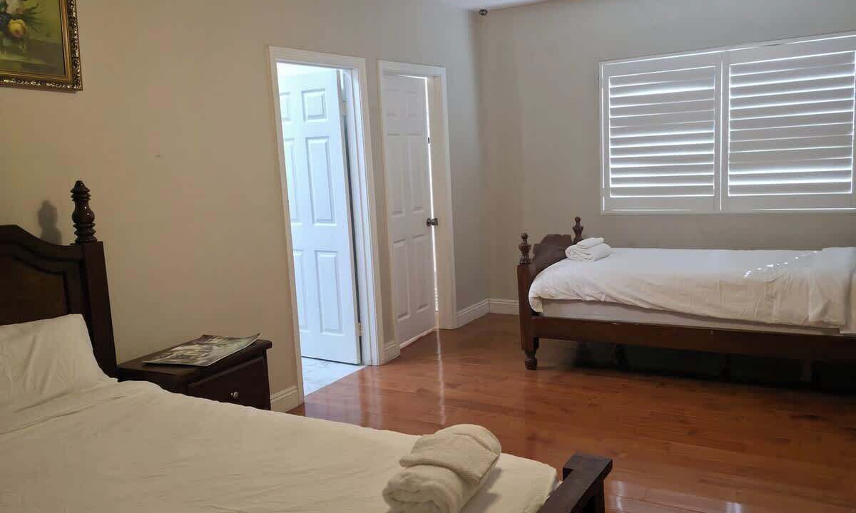Photo of Bedroom in Mid-Wilshire