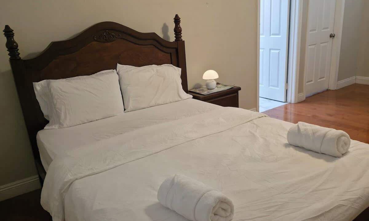 Photo of Bedroom in Mid-Wilshire