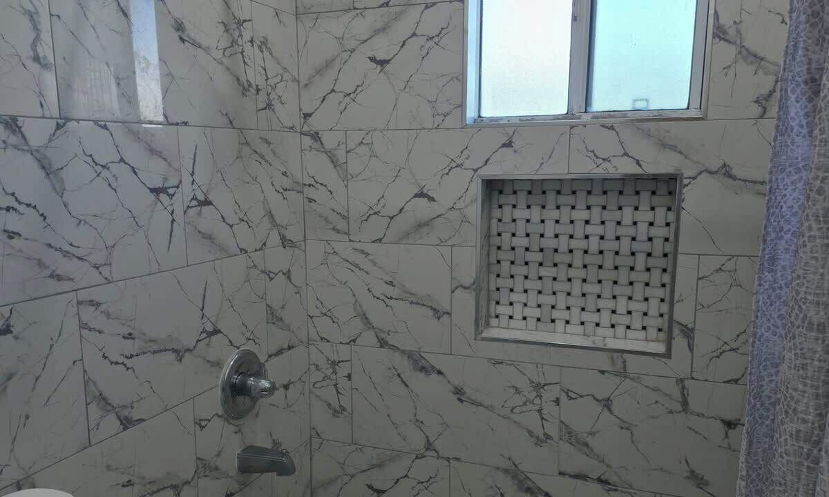 Photo of Bathroom in Mid-Wilshire