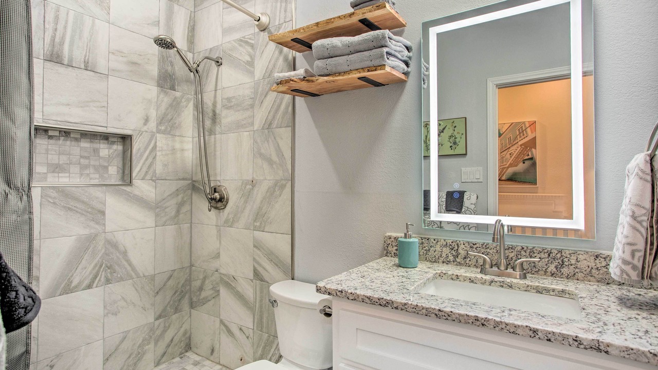 Photo of Bathroom in Pottsboro