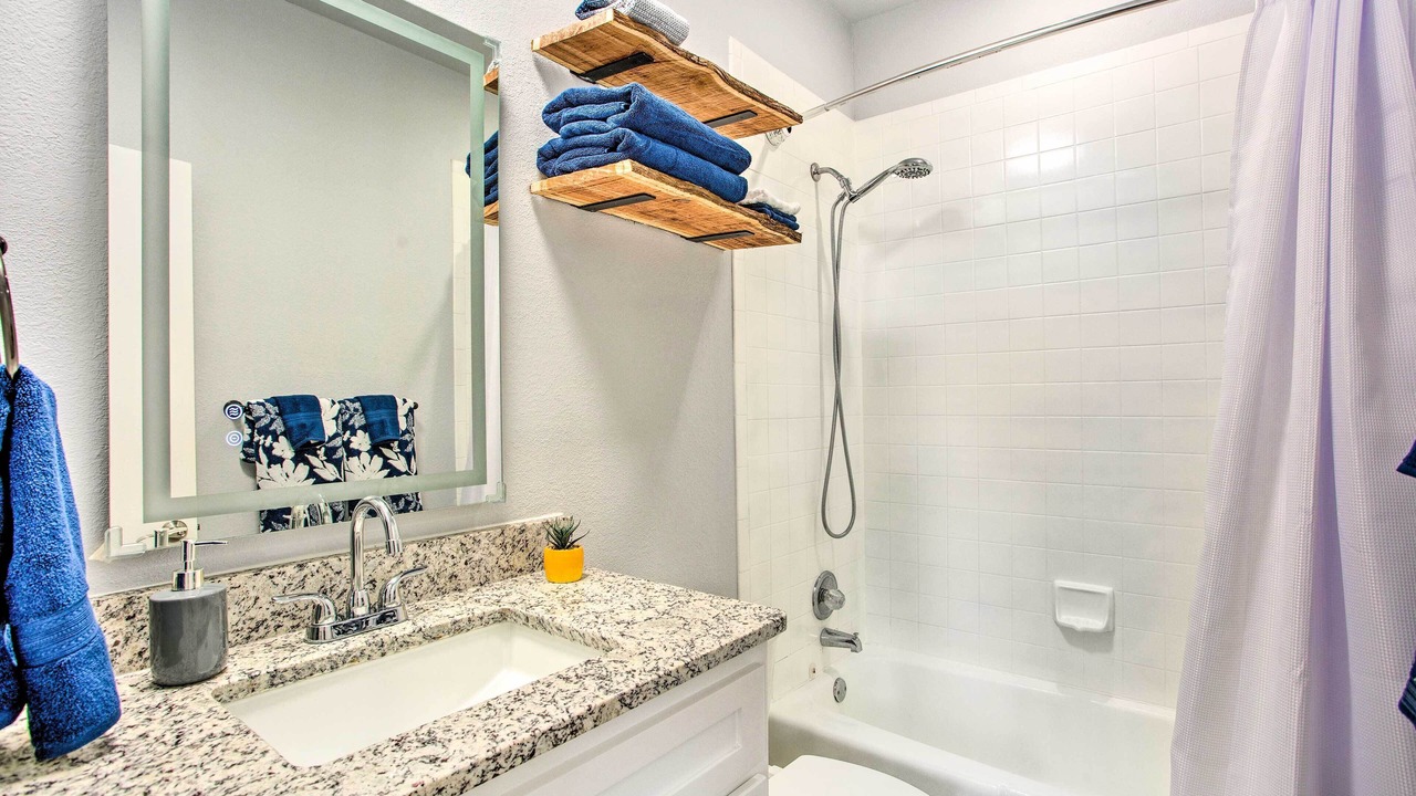 Photo of Bathroom in Pottsboro