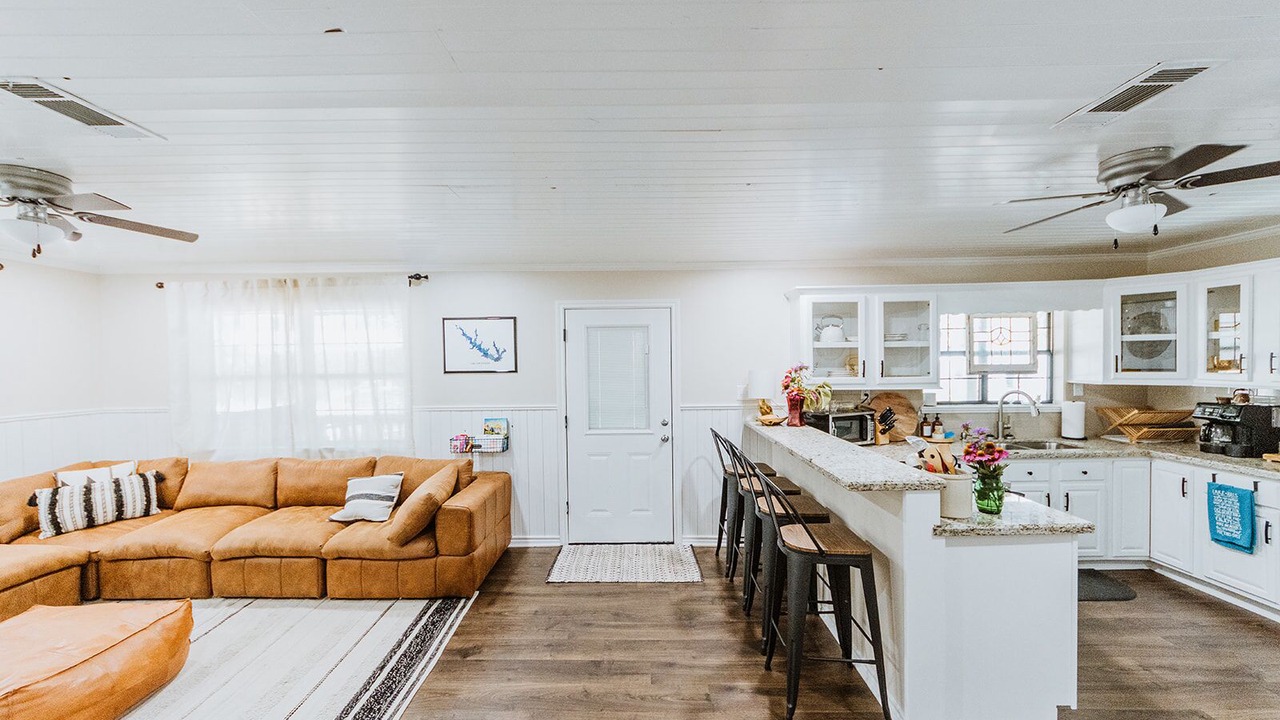 Photo of Livingroom in Zavalla