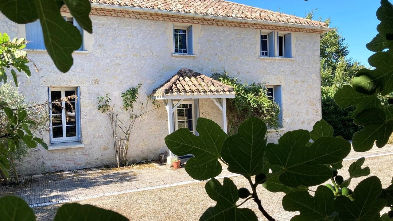 Photo of Outdoor in Castella
