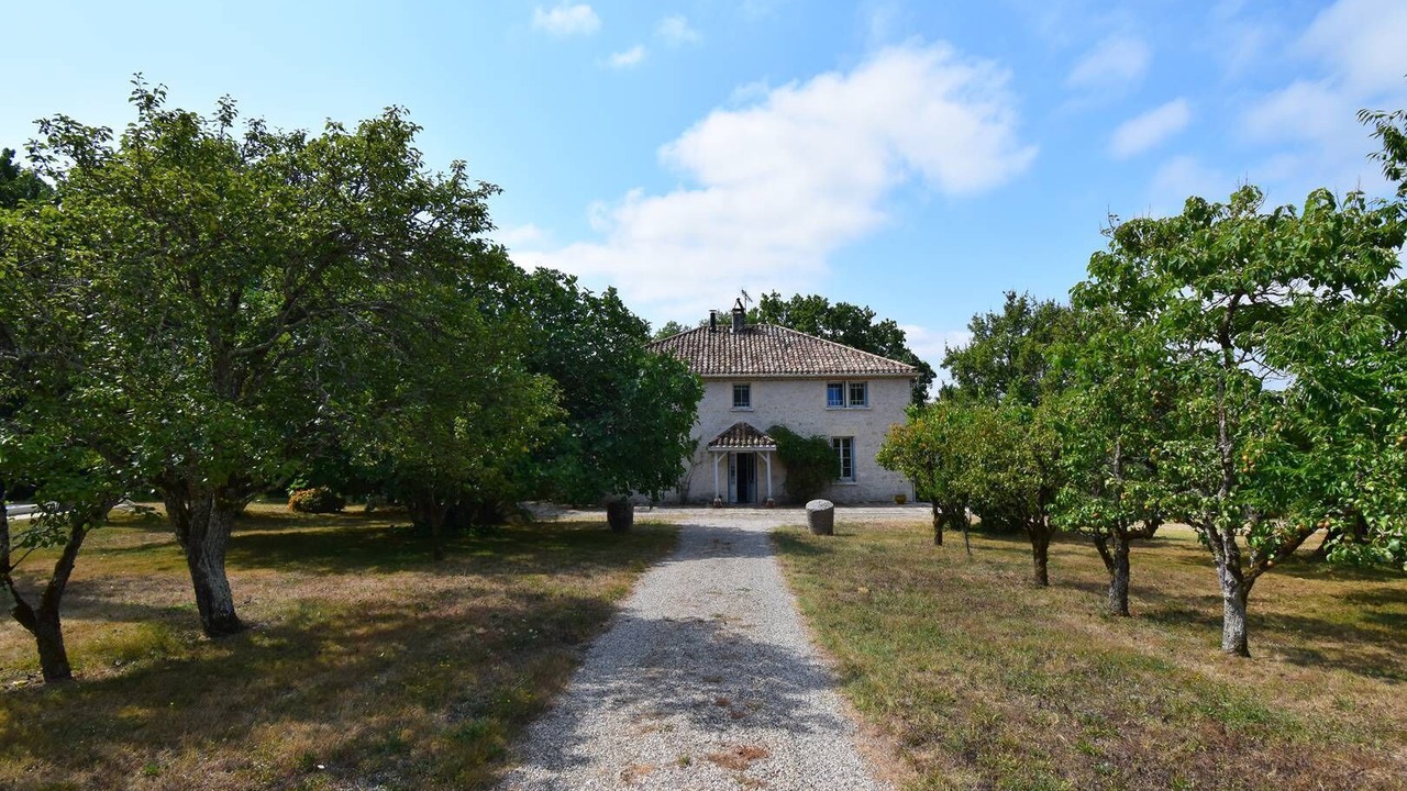 Photo of Outdoor in Castella