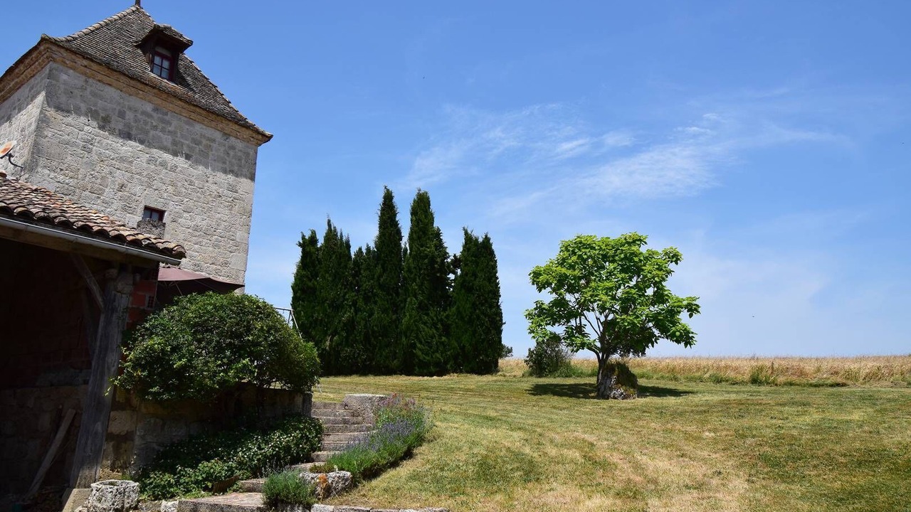 Photo of Outdoor in Dondas