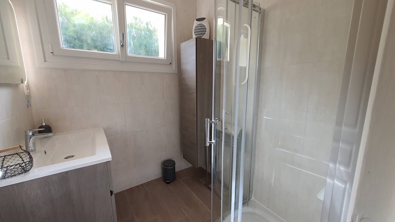 Photo of Others in Montesquieu