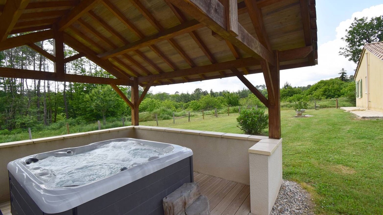 Photo of Patio Balcony in Blanquefort-sur-Briolance