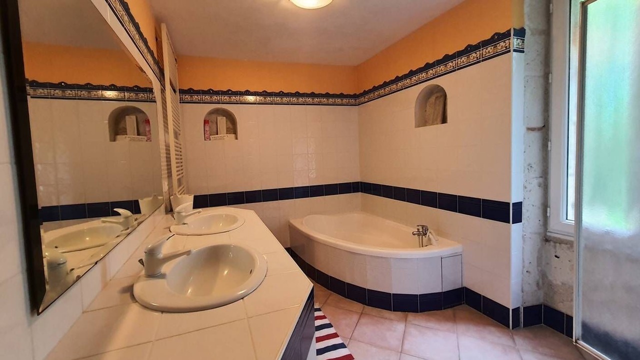 Photo of Bathroom in Saint-Pierre-de-Clairac